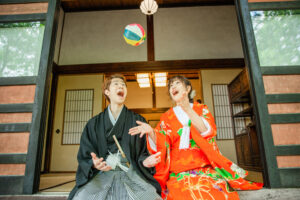 富山の教算坊で和装ロケーションフォトウェディングを行う新郎新婦の前撮り写真
