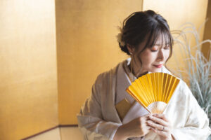 富山のフォトスタジオで和装スタジオフォトウェディングを行う白無垢花嫁のヘアスタイル写真