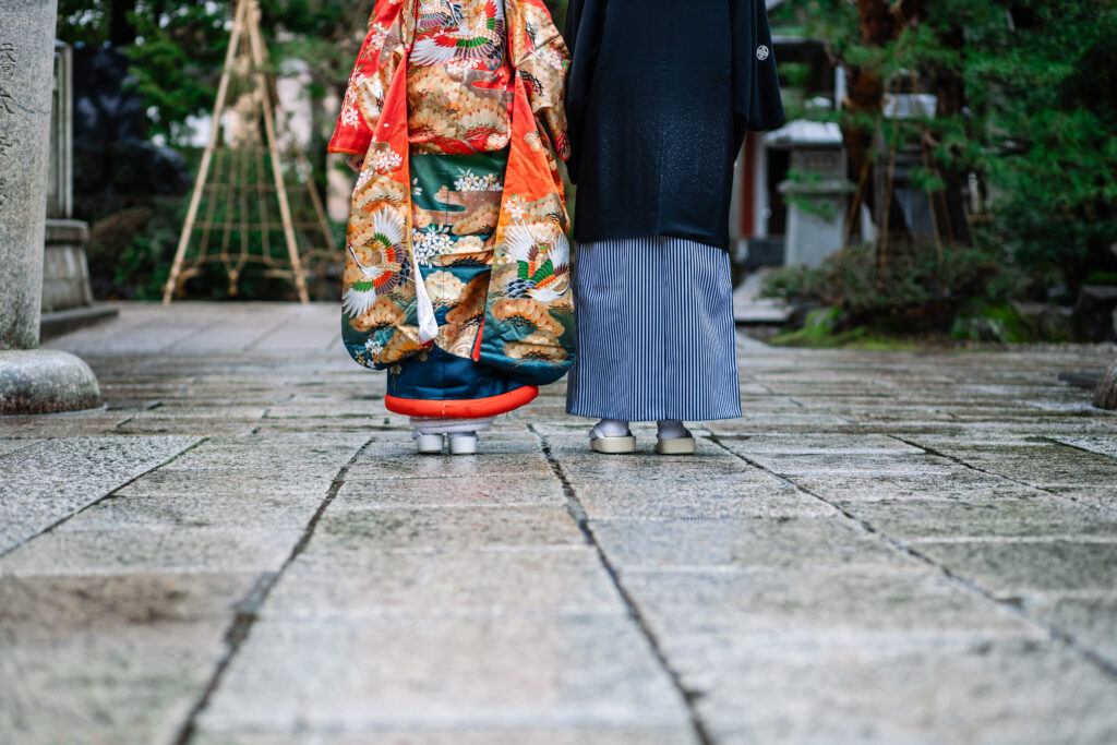和装新郎新婦の足元ショット
