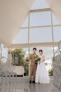 富山のうもれぎ亭のチャペルで結婚式は挙げないけど写真だけ撮りたいという新郎新婦のフォトウェディングの様子