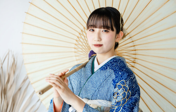富山で青い絞り柄の振袖をレンタルするならコアラへ！成人式の準備をサポート