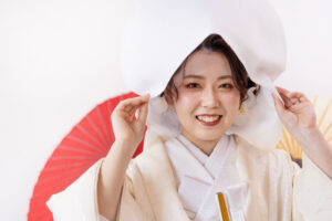 富山のフォトスタジオで撮影した和装姿の新婦の綿帽子を被ったフォトウェディング