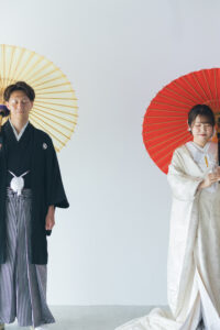 富山のフォトスタジオで撮影した和装姿の新郎新婦の仲睦まじいフォトウェディング