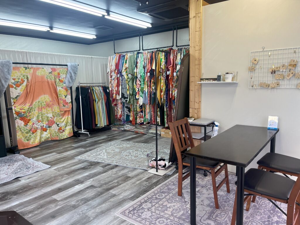 富山の振袖レンタル専門店のキモノコアラ内観