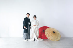 富山のコアラで和装フォトウェディングを行なっている新郎新婦の様子