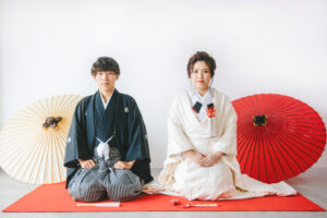 富山のコアラで新郎新婦が和装を着て撮影している富山フォトウェディング