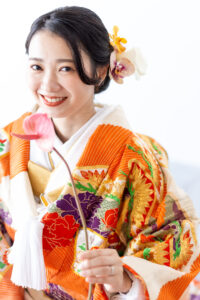 コアラの和装撮影で色打掛を着ている花嫁