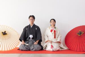 富山のコアラで和装スタジオフォトウェディングを行う新郎新婦