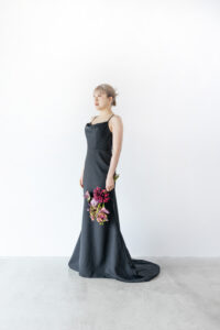 富山のコアラでブラックドレスを着た花嫁のフォトウェディング