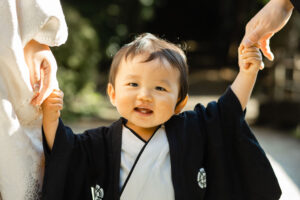 富山のコアラで和装フォトウェディングを行なった新郎新婦の子供