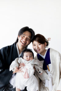 富山のコアラのスタジオで和装ファミリーフォトウェディングを行なった新郎新婦のフォトウェディング