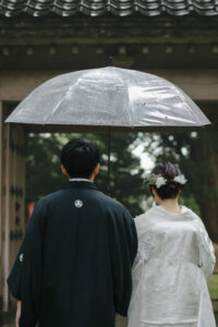 富山のコアラで雨の日にフォトウェディングを行なった新郎新婦の和装フォトウェディング
