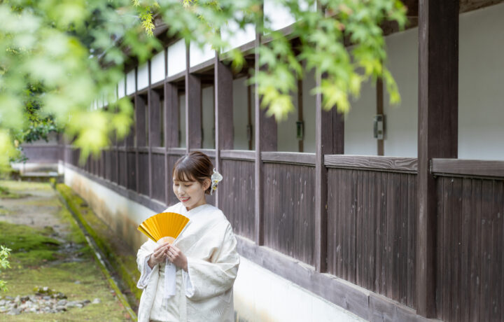 富山フォトウェディング前撮りでおしゃれな小物で写真を華やかに