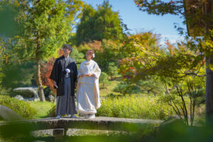 富山のコアラで秋にフォトウェディングを行なった新郎新婦の和装フォトウェディング